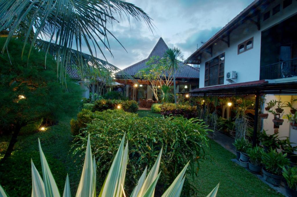 Dalem Agung Palagan 99 Boutique Hotel Yogyakarta Exterior photo