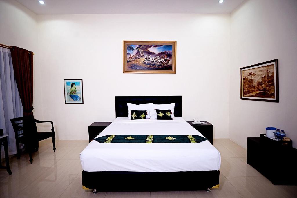 Dalem Agung Palagan 99 Boutique Hotel Yogyakarta Room photo